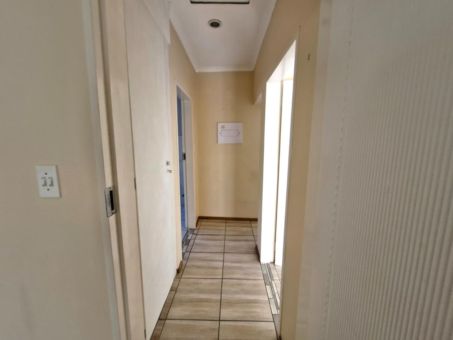To Let 2 Bedroom Property for Rent in Meerhof North West